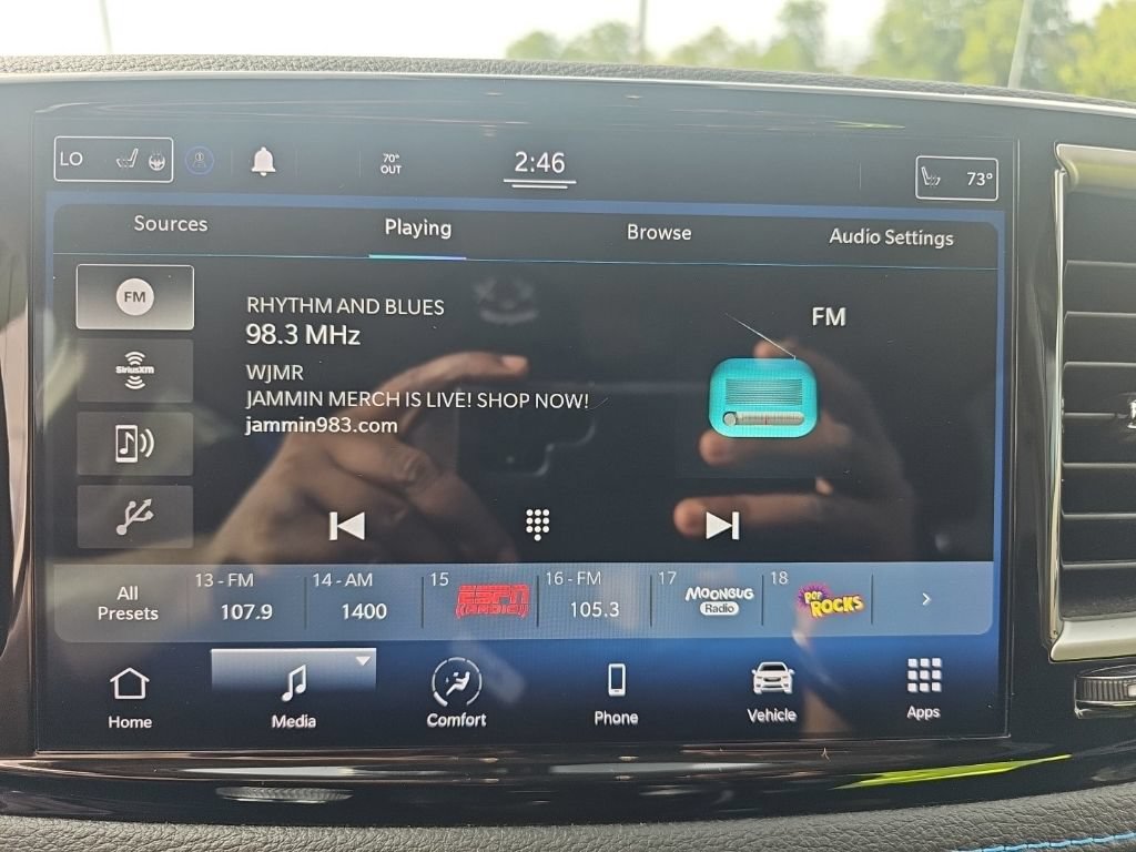 Used 2021 Chrysler Pacifica Touring FWD image 17