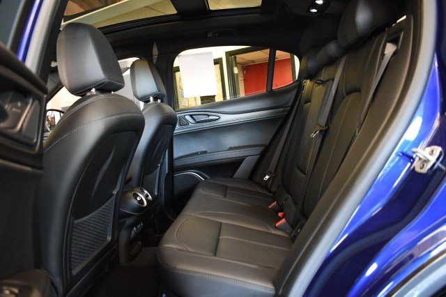 Used 2022 Alfa Romeo Stelvio Ti AWD/4WD image 20
