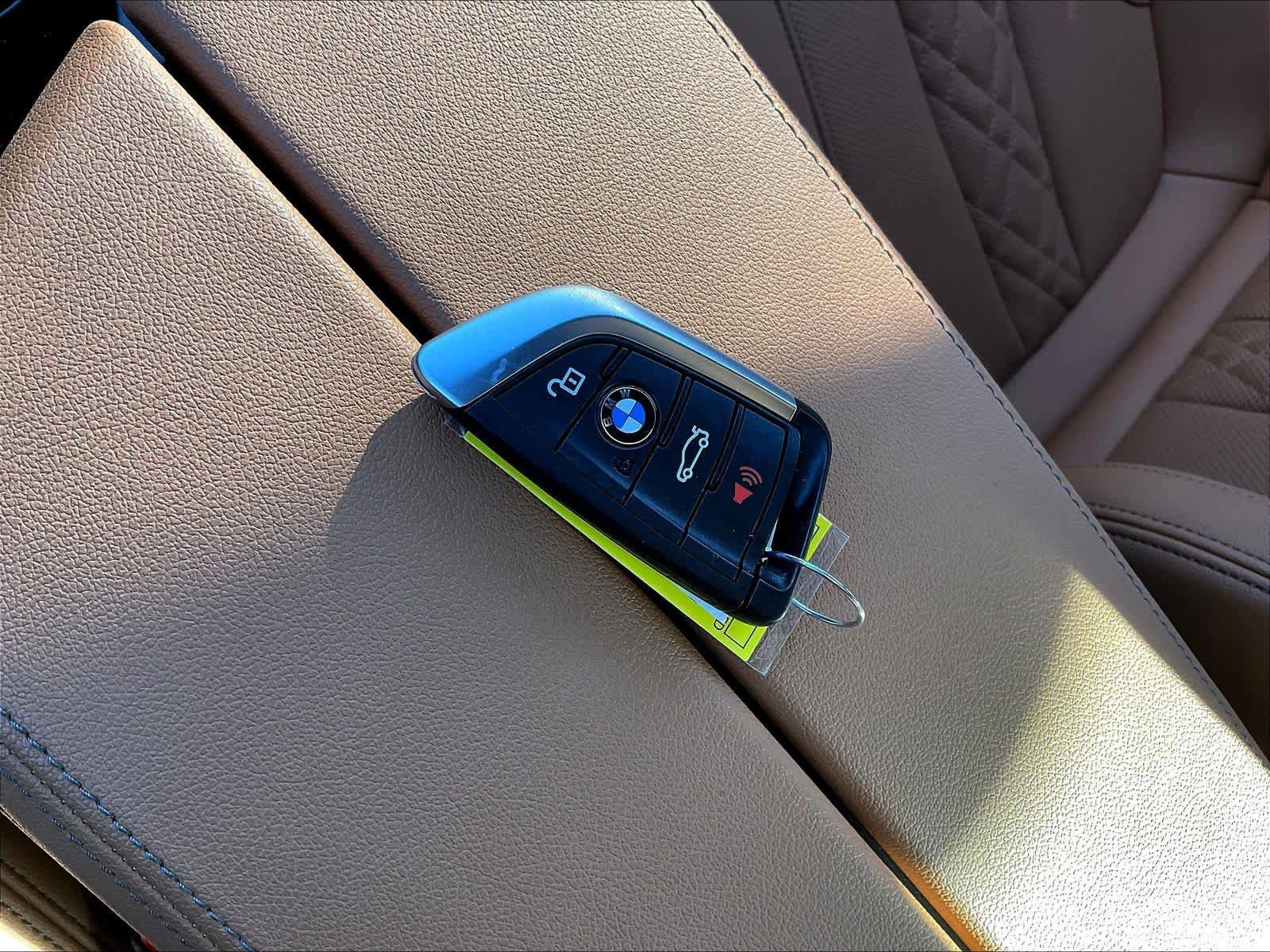 Used 2023 BMW 540i w/ Convenience Package RWD image 35