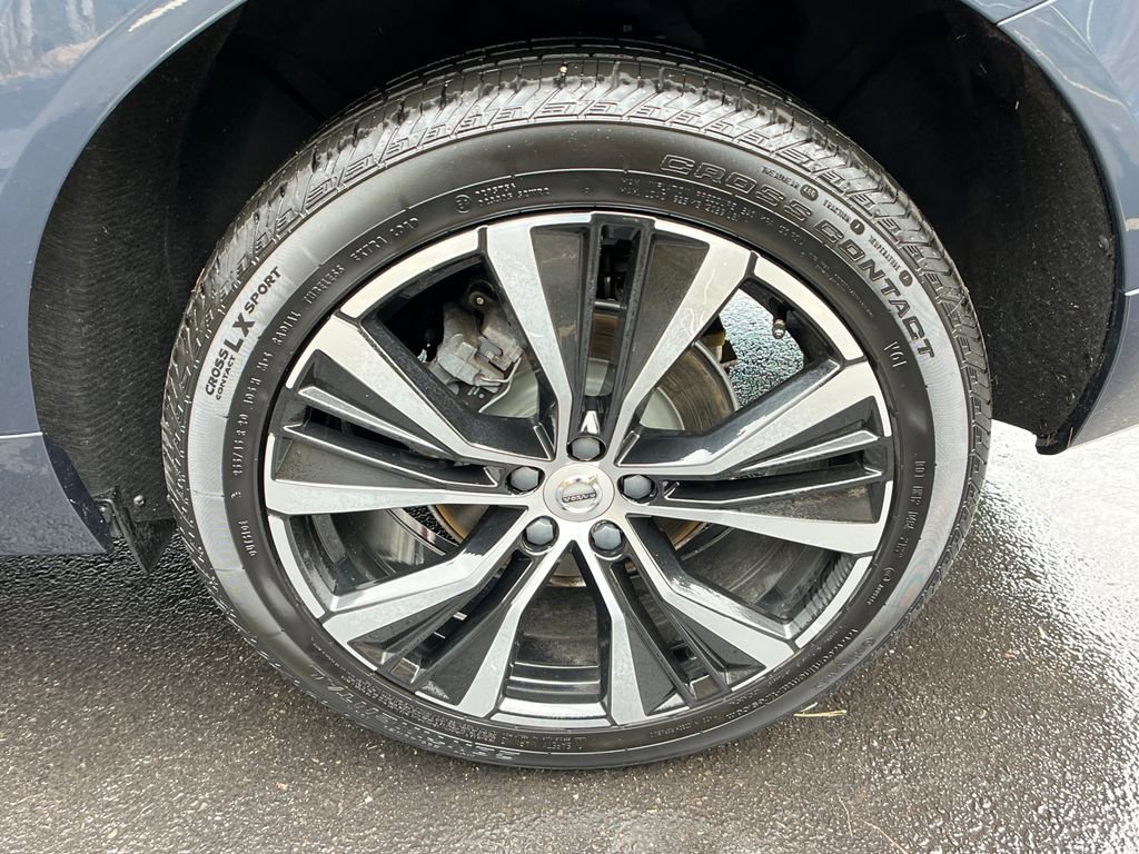 Used 2023 Volvo XC60 B5 Plus w/ Climate Package image 25