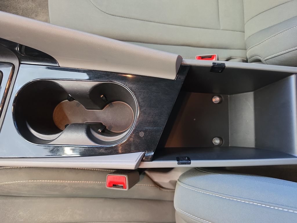 Used 2025 Hyundai Elantra SEL FWD image 34