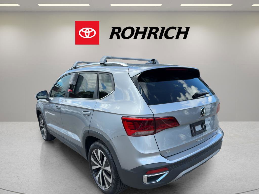 Used 2022 Volkswagen Taos SE image 3