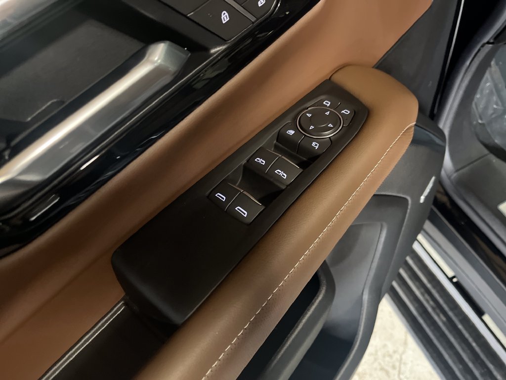 New 2026 Chevrolet Tahoe High Country AWD/4WD image 11