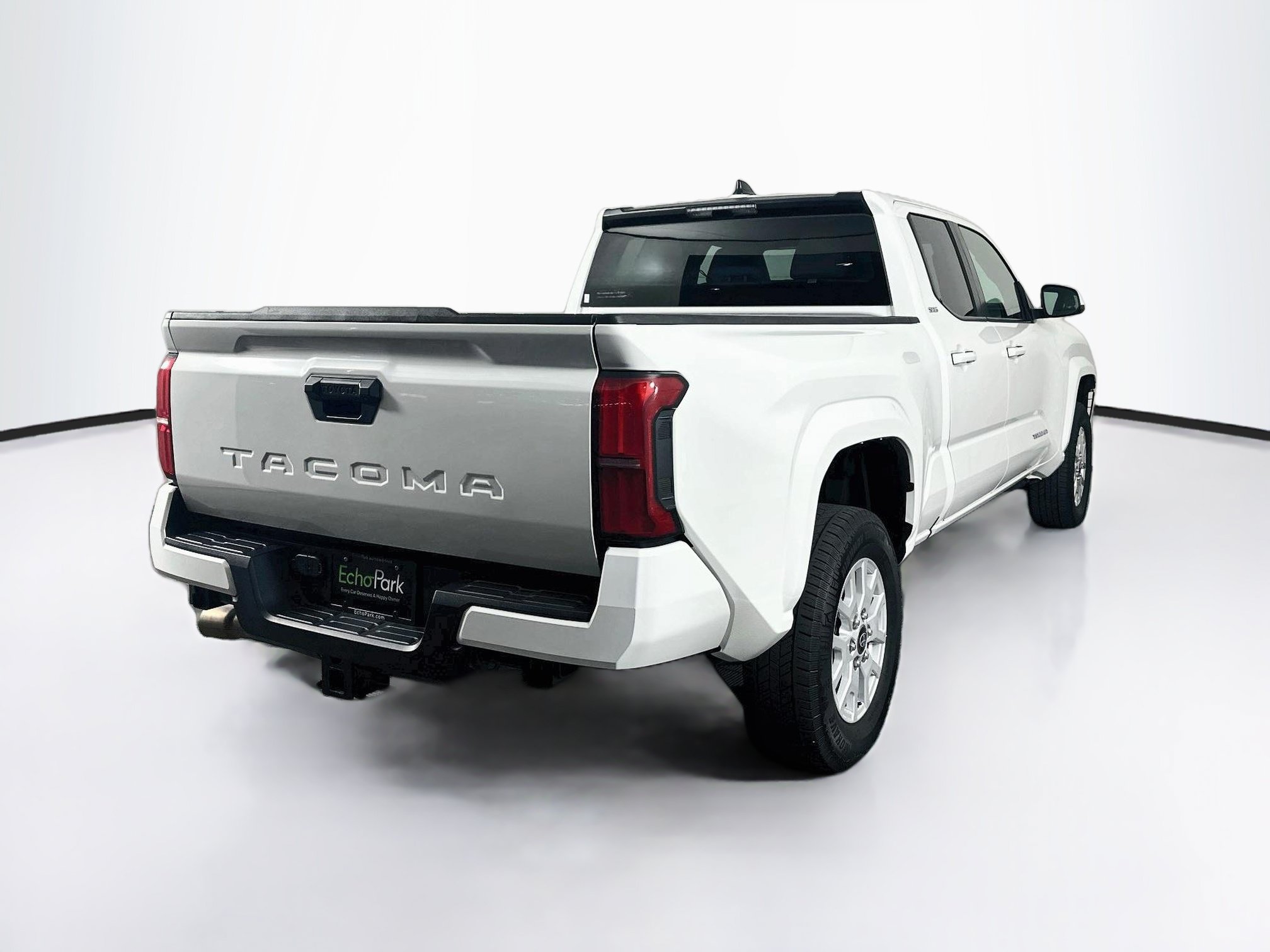 Used 2025 Toyota Tacoma SR5 RWD image 9