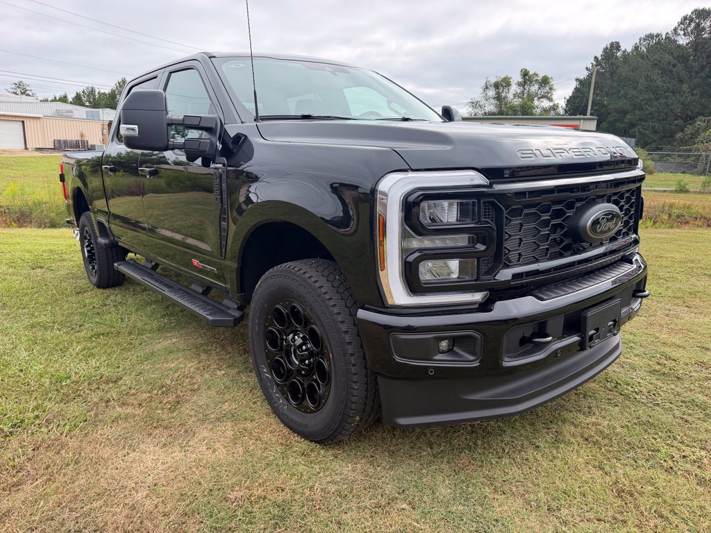 New 2026 Ford F250 Lariat w/ Black Appearance Package