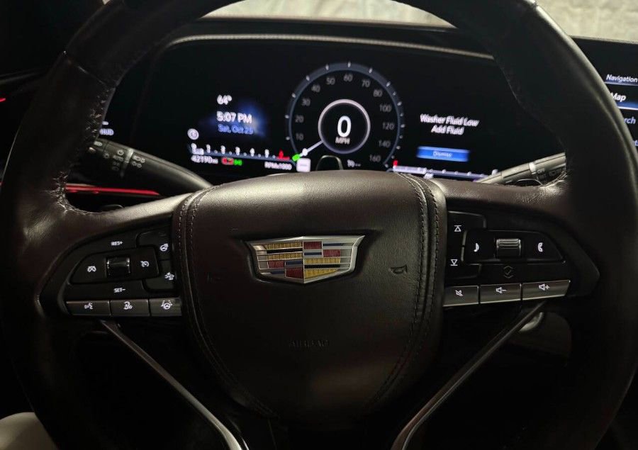 Used 2024 Cadillac Escalade ESV Premium Luxury Platinum image 8