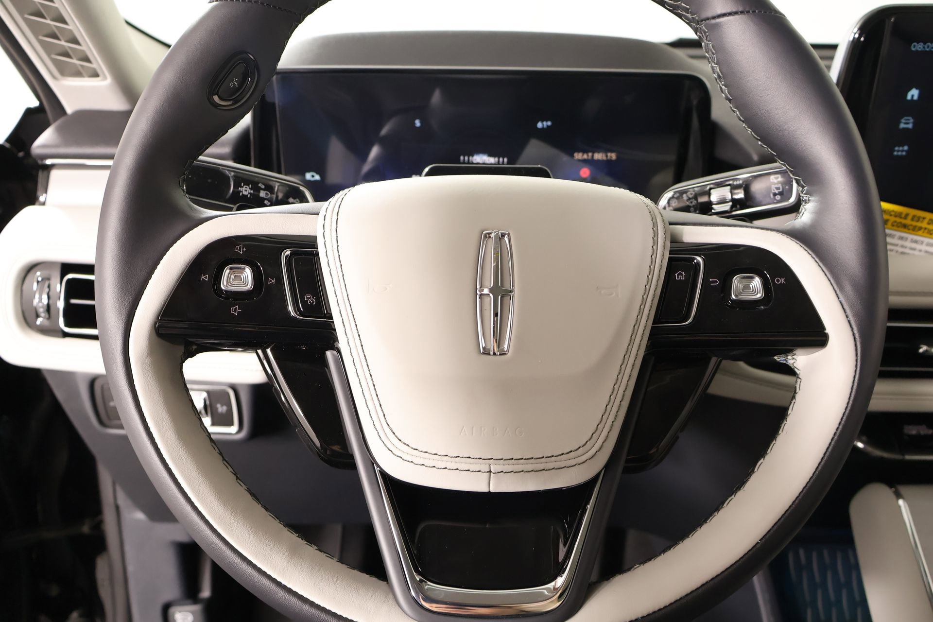 New 2026 Lincoln Aviator Reserve AWD/4WD image 3