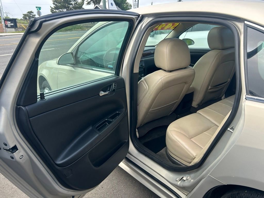 Used 2012 Chevrolet Impala LTZ FWD image 25