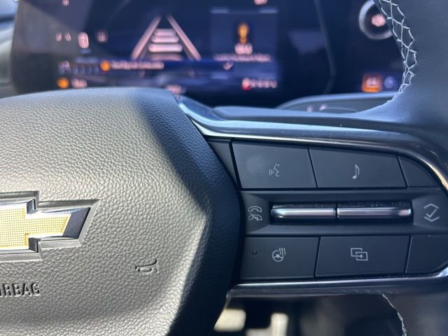 Used 2025 Chevrolet Traverse LT w/ Driver Confidence Package image 19