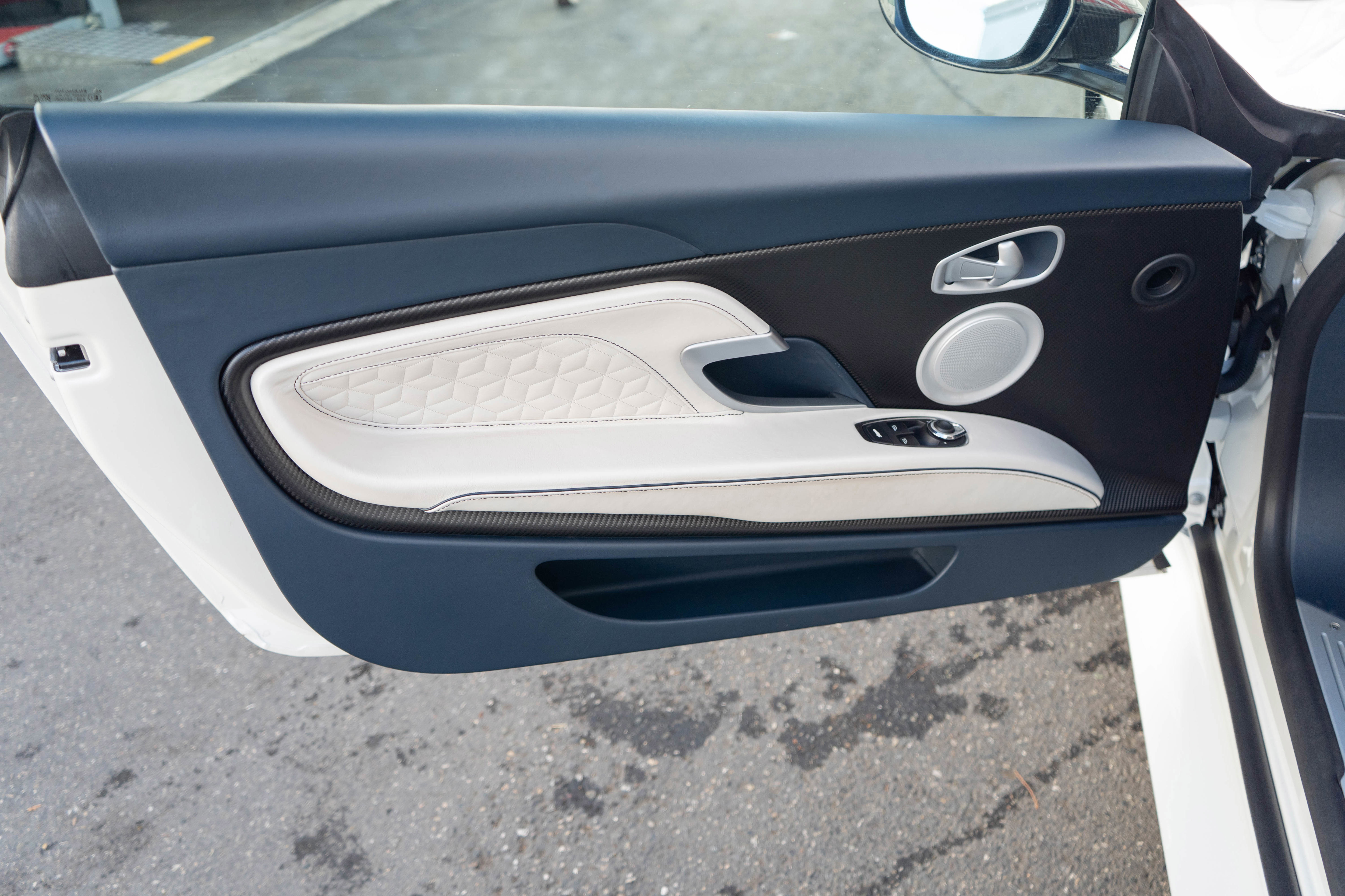 Used 2019 Aston Martin DBS Superleggera image 14