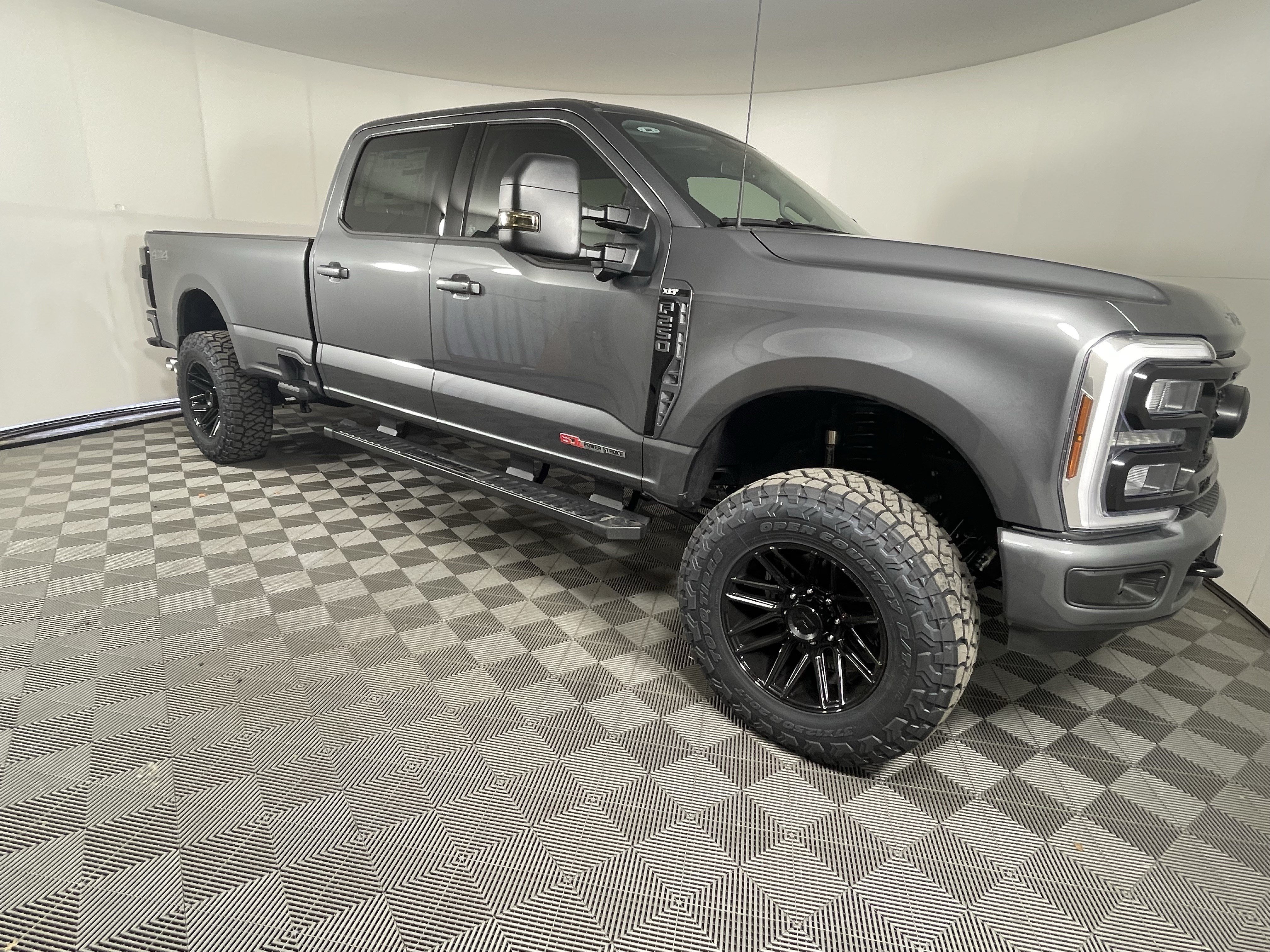 New 2026 Ford F250 XLT w/ XLT Premium Package AWD/4WD image 6