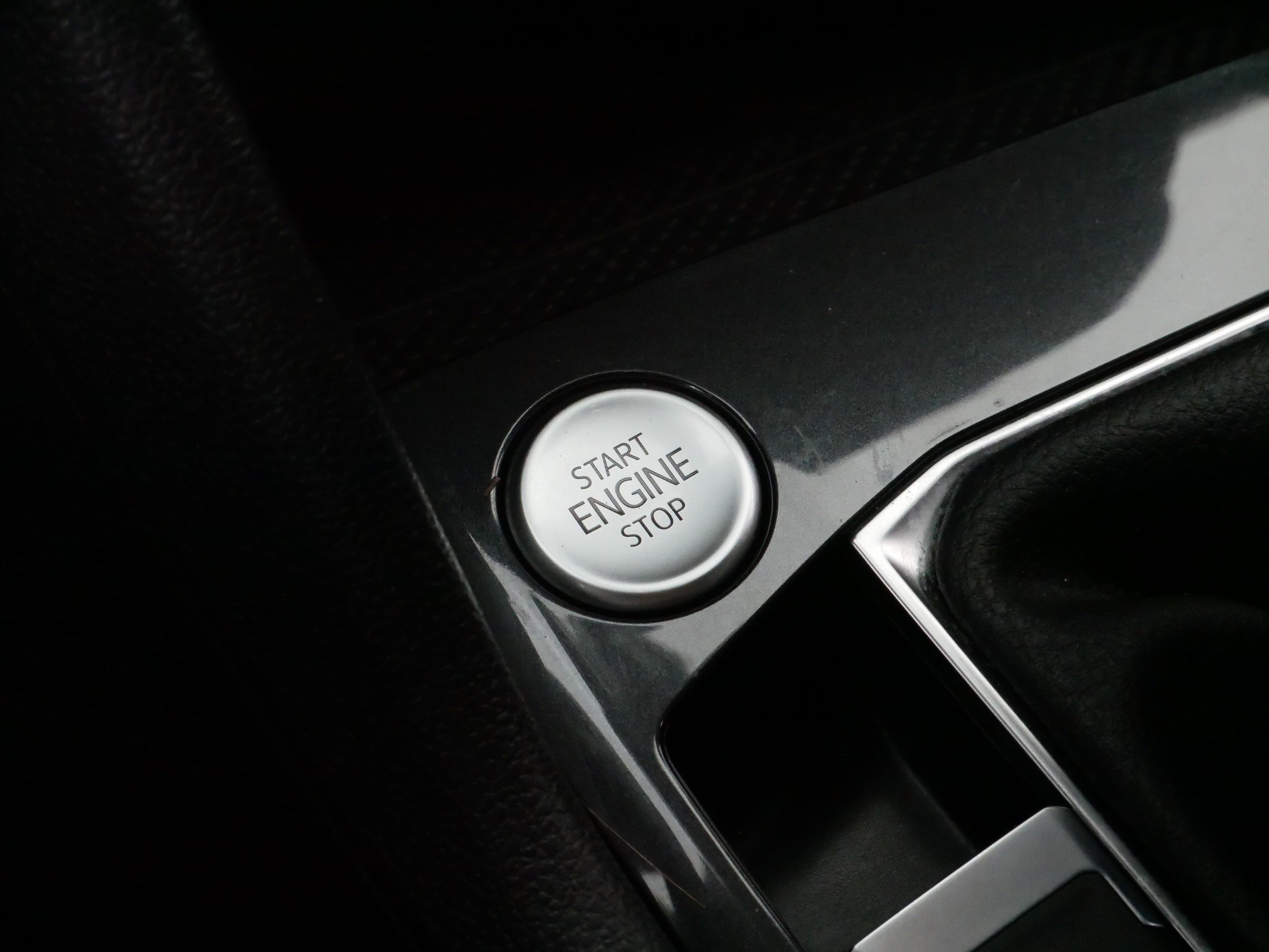 Certified 2022 Volkswagen Tiguan SE image 29