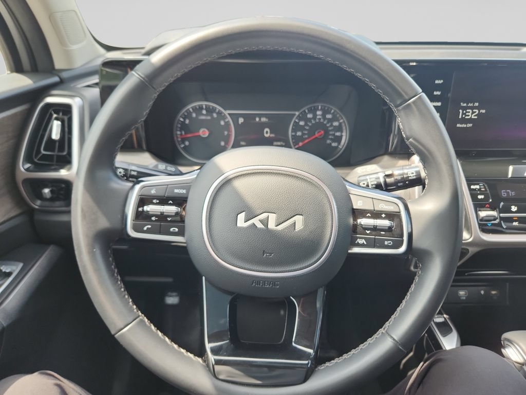 Certified 2023 Kia Sorento S w/ Panoramic Sunroof Package AWD/4WD image 13