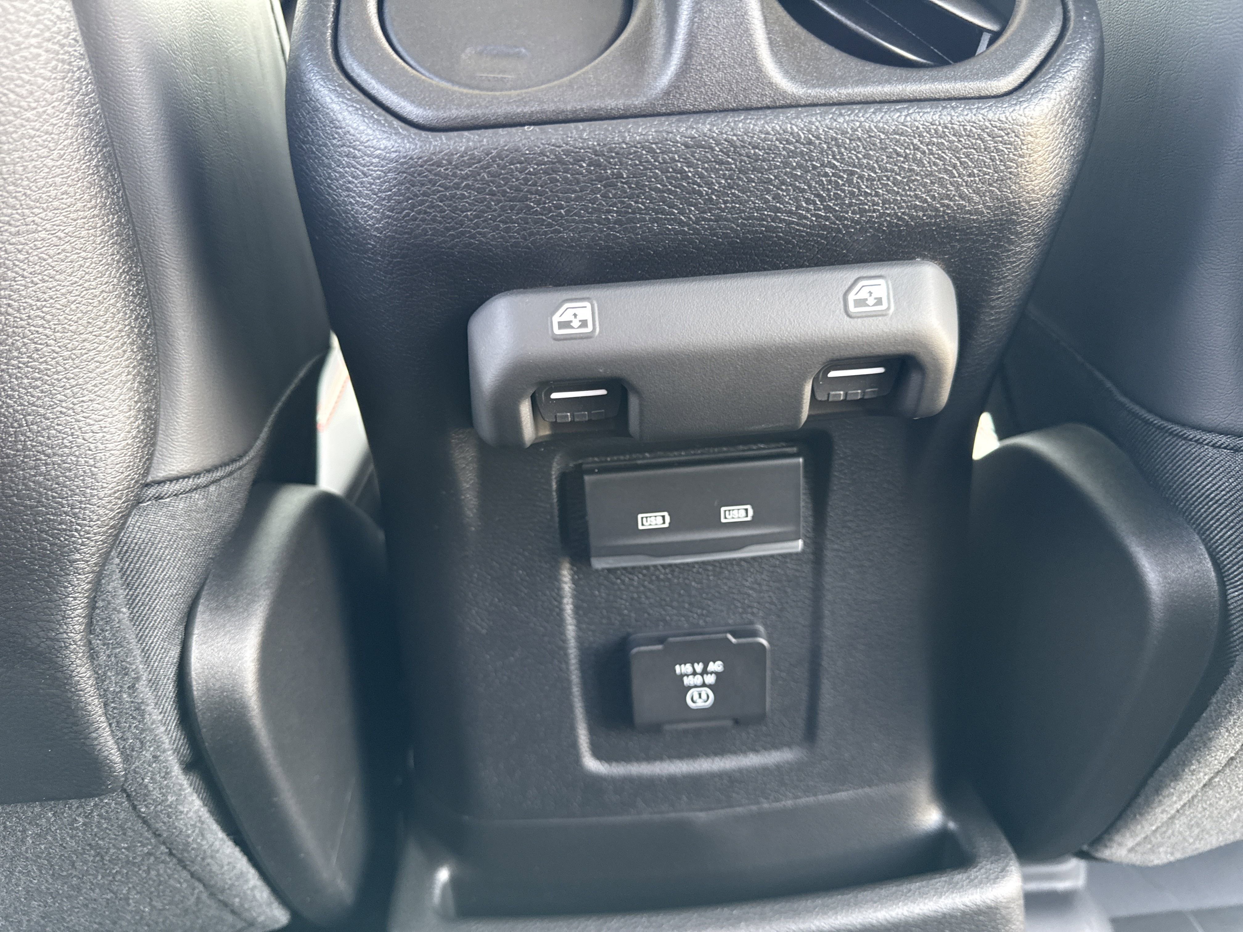 New 2025 Jeep Wrangler Unlimited Rubicon w/ Technology Group image 31