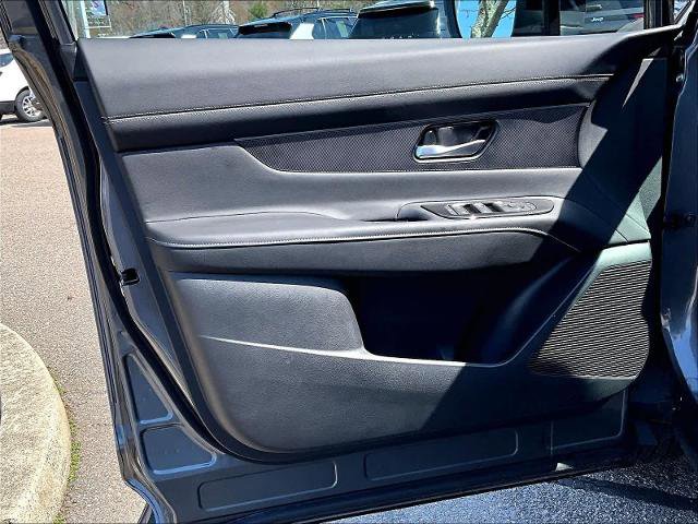 Certified 2025 Nissan Murano SV w/ Cargo Package image 9