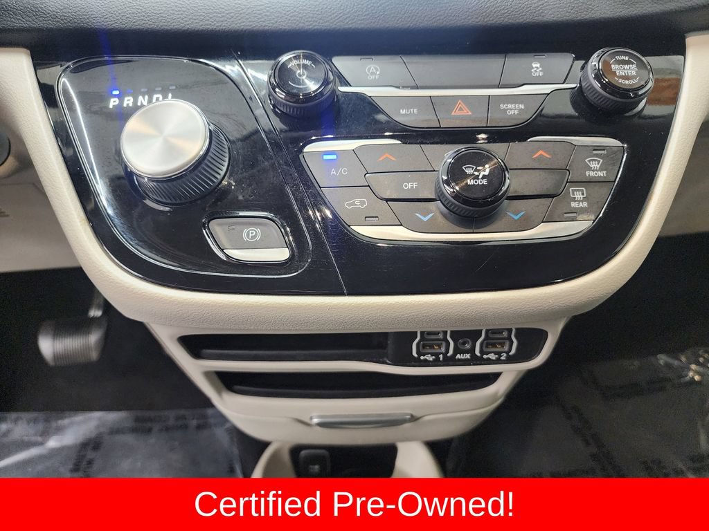 Certified 2022 Chrysler Voyager LX FWD image 18