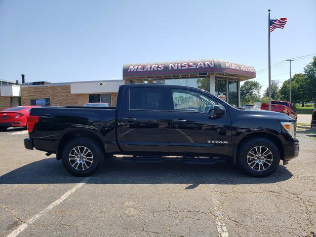 Certified 2024 Nissan Titan SV w/ SV Convenience Package image 8