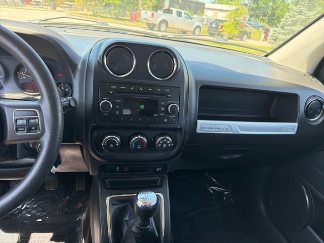 Used 2014 Jeep Compass Sport FWD image 11