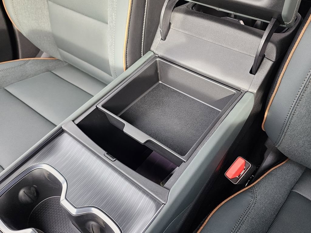 New 2026 GMC Acadia AT4 w/ Luxury Package image 35