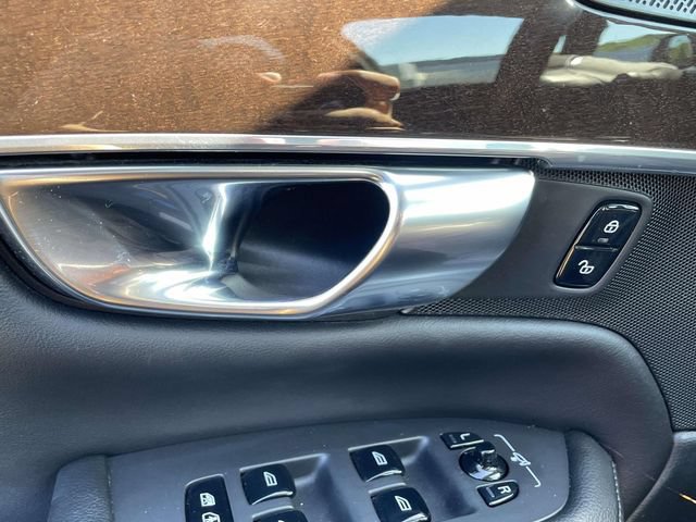 Used 2019 Volvo XC90 T5 Momentum w/ Protection Package Premier AWD/4WD image 35