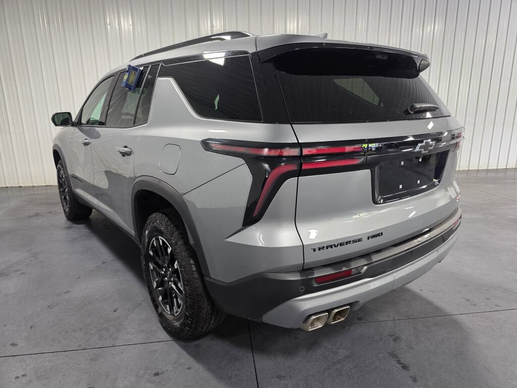 Used 2026 Chevrolet Traverse Z71 AWD/4WD image 3