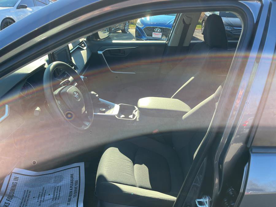 Used 2019 Toyota RAV4 LE AWD/4WD image 7