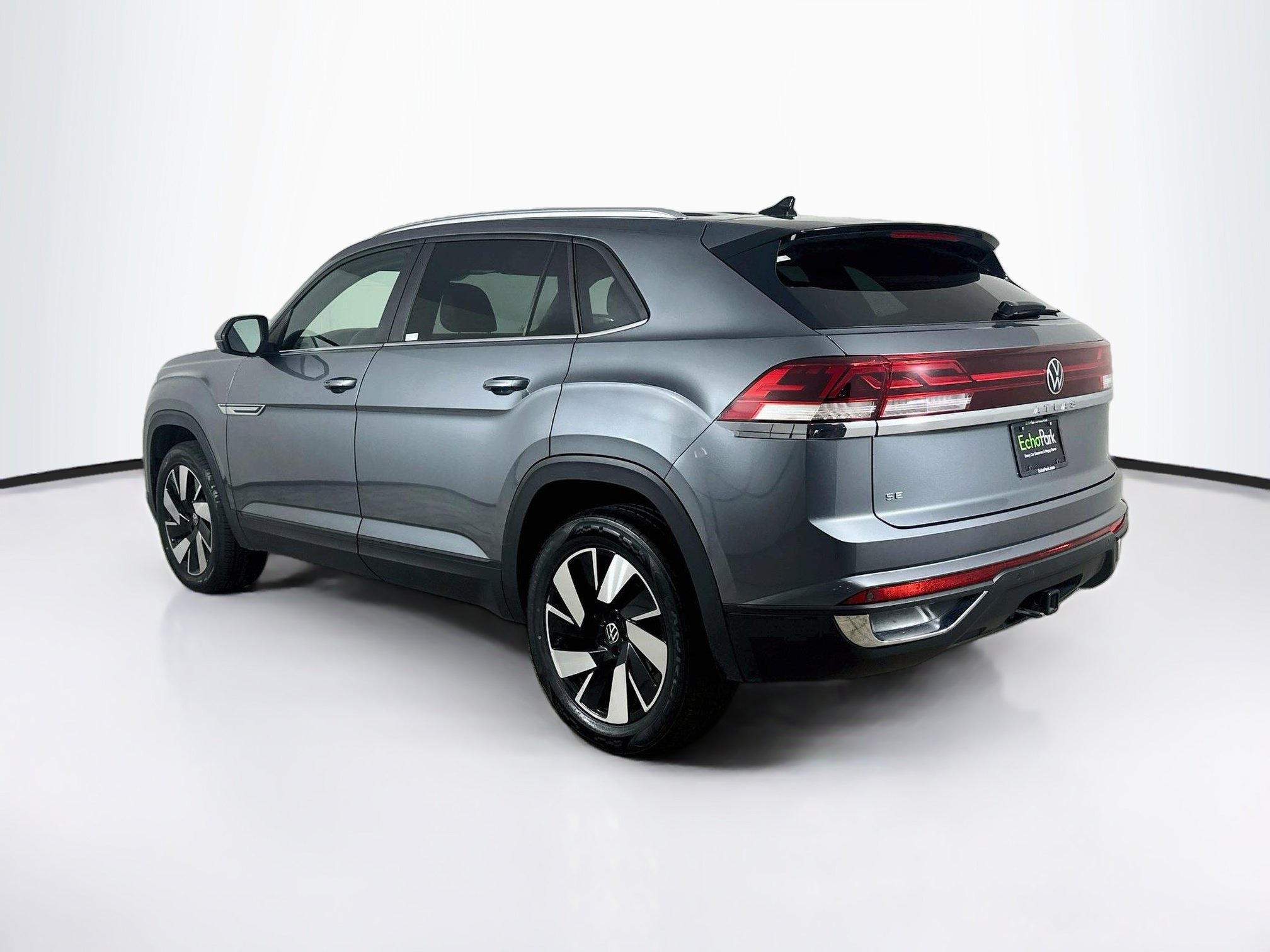 Used 2025 Volkswagen Atlas Cross Sport SE FWD image 5