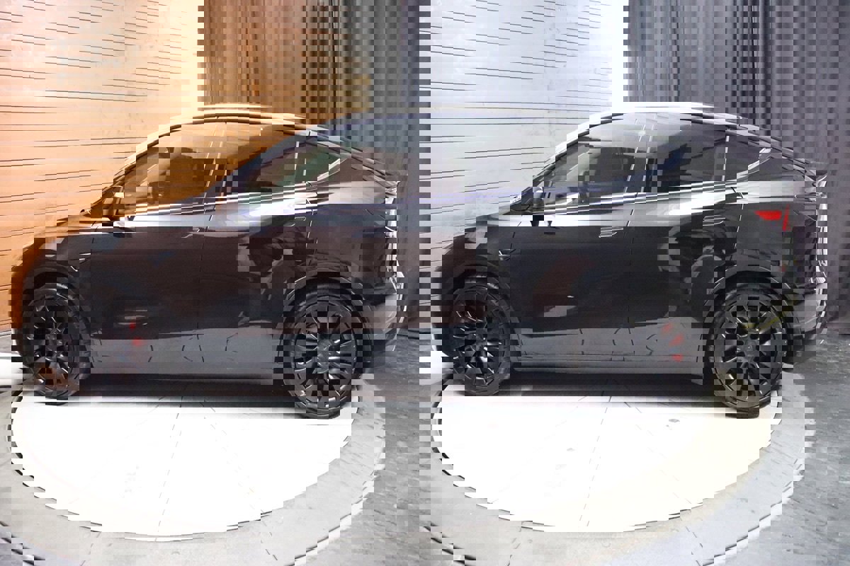 Used 2022 Tesla Model Y Performance image 25