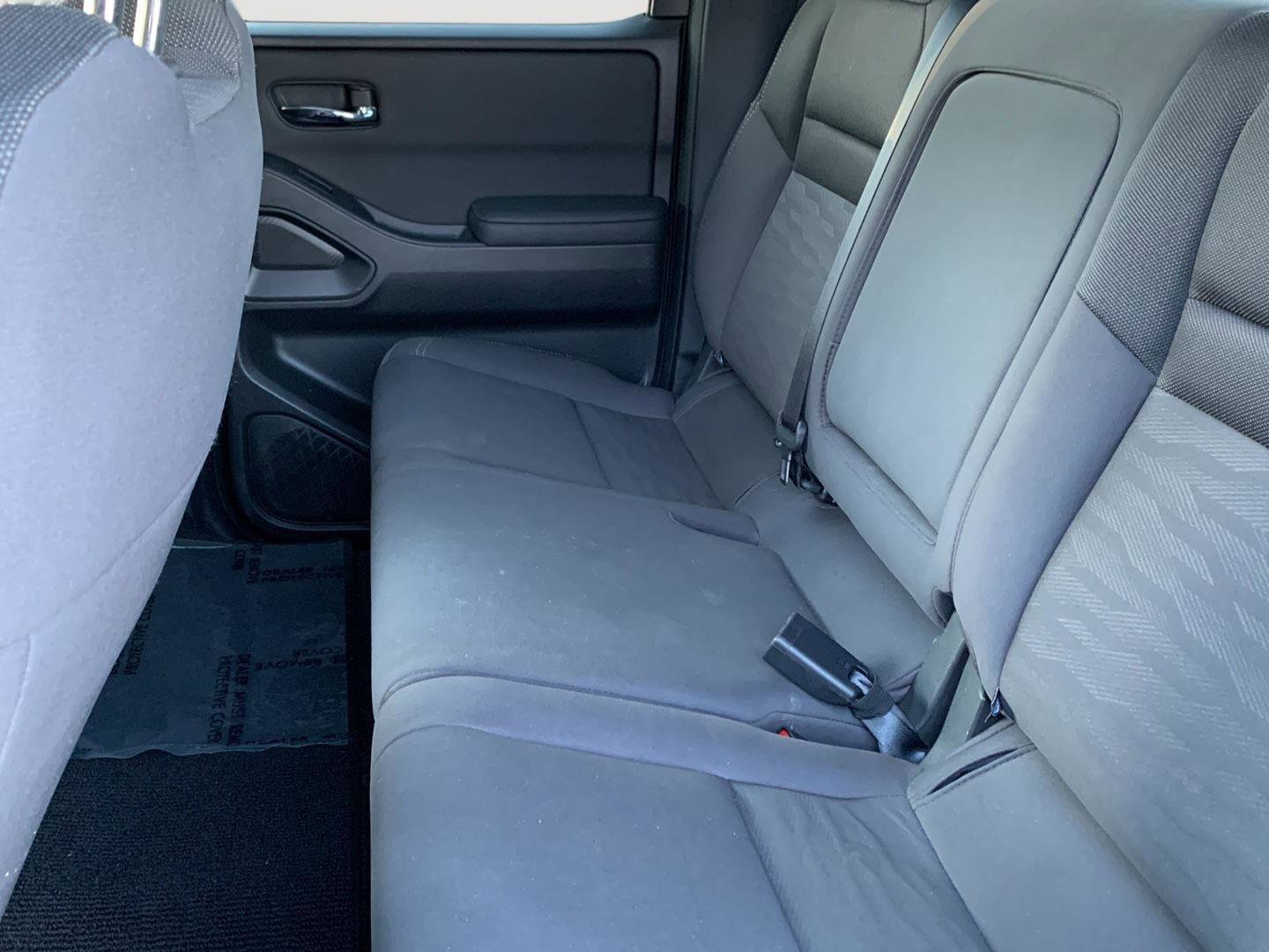 Used 2024 Nissan Frontier SV image 19