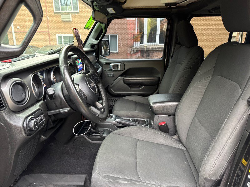 Used 2022 Jeep Gladiator Sport AWD/4WD image 17