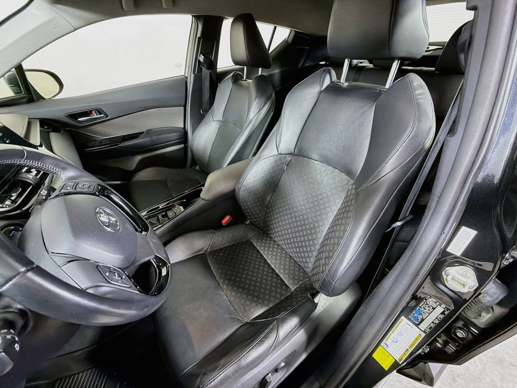 Used 2020 Toyota C-HR Limited FWD image 12