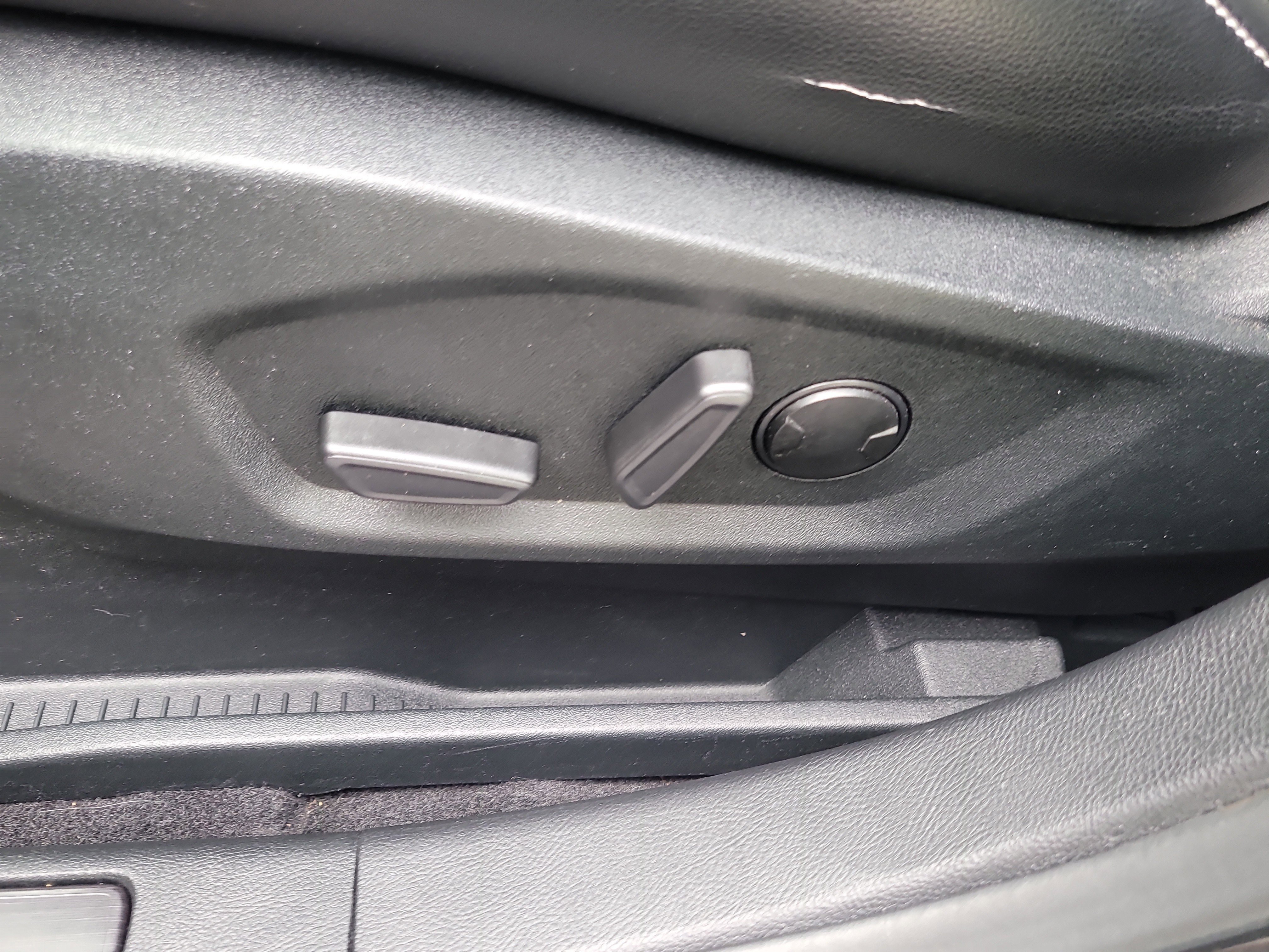 Used 2022 Ford Edge ST AWD/4WD image 22