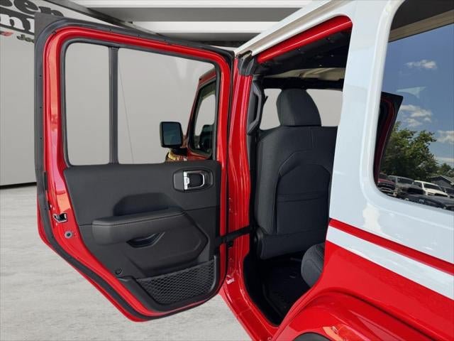 New 2026 Jeep Wrangler Unlimited Sahara w/ Whitecap Package AWD/4WD image 44