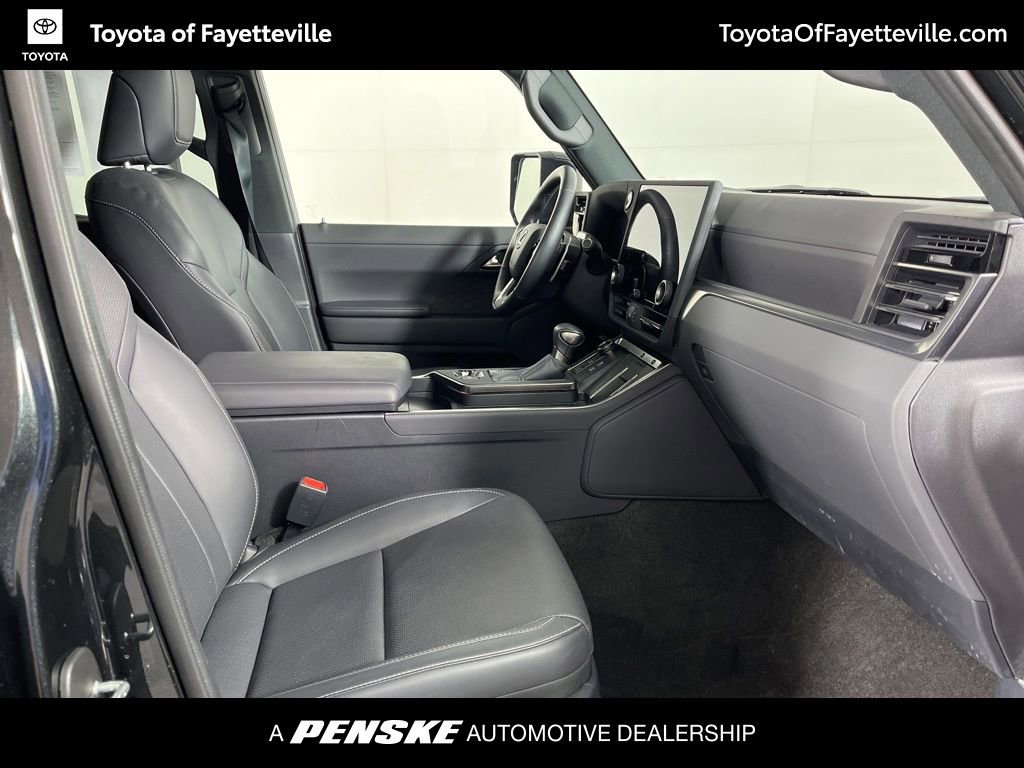 Used 2025 Lexus GX 550 w/ Accessory Package (2T) image 7