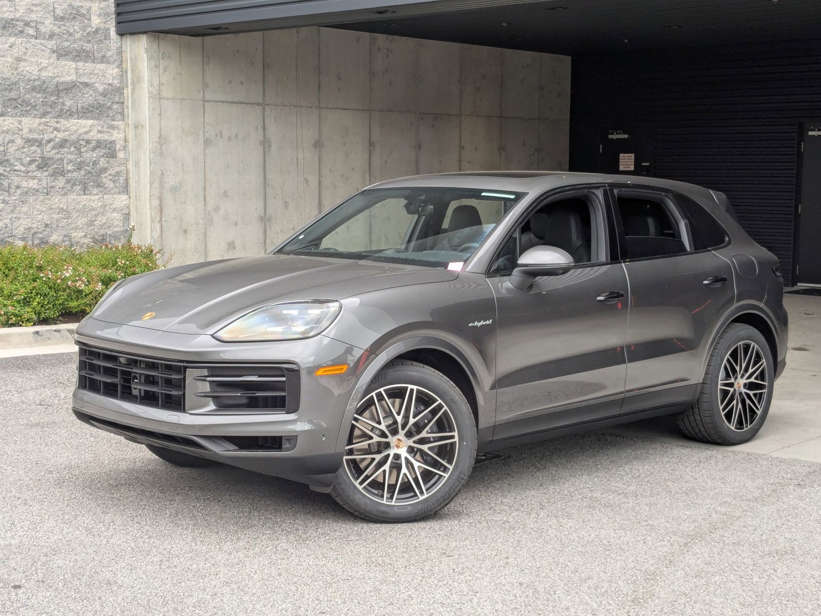 New 2026 Porsche Cayenne E-Hybrid image 1
