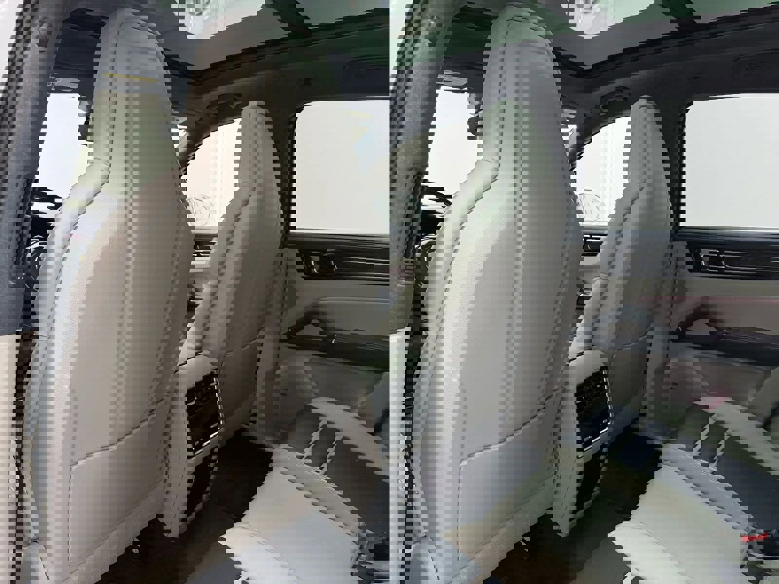 Used 2021 Porsche Cayenne GTS w/ Premium Package Plus image 15