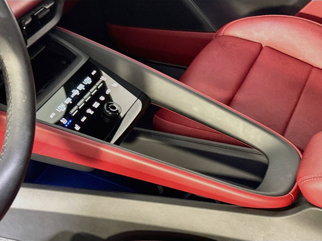 Certified 2025 Porsche Macan Electric RWD image 21