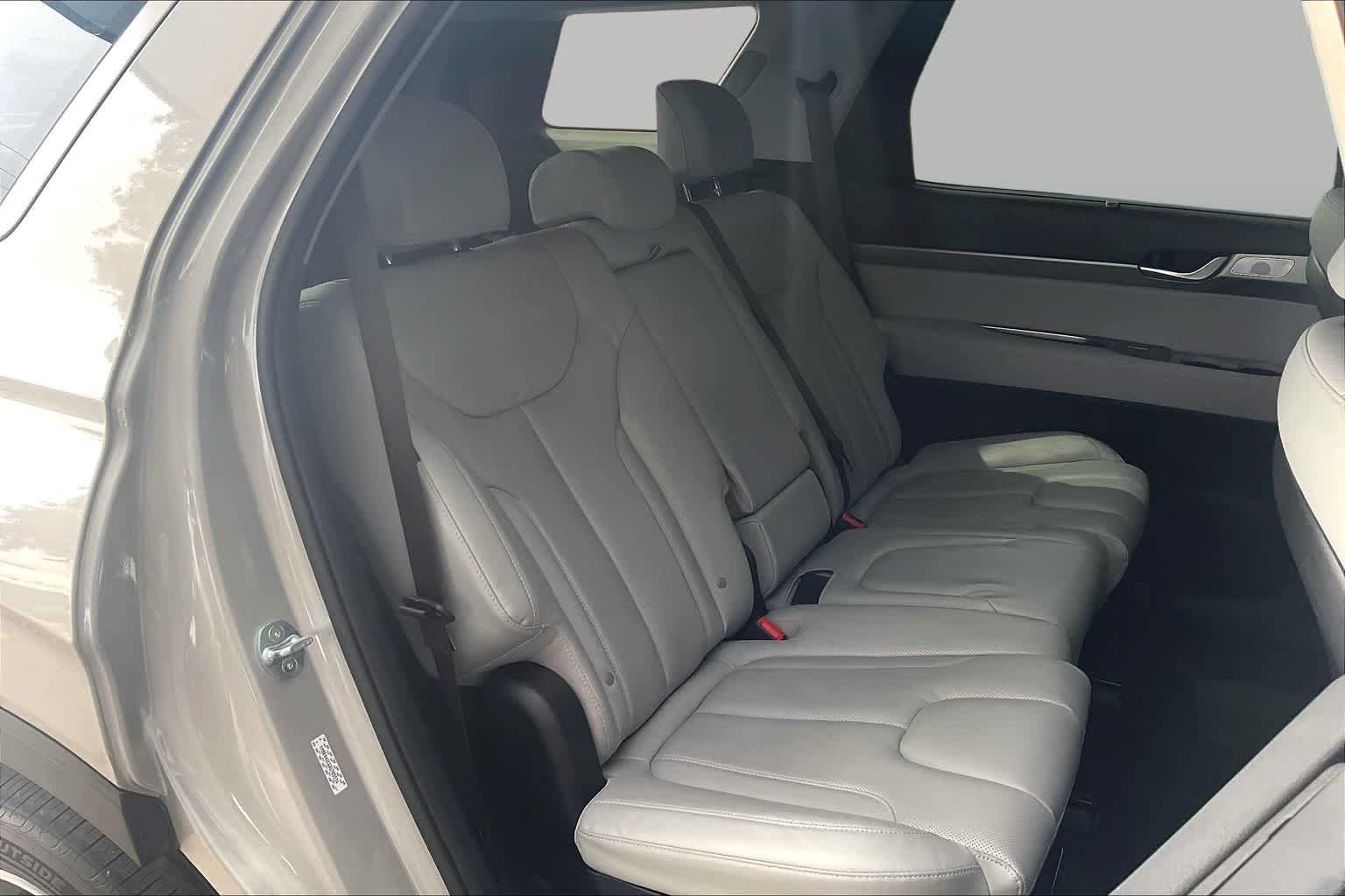 Used 2024 Hyundai Palisade SEL FWD image 20