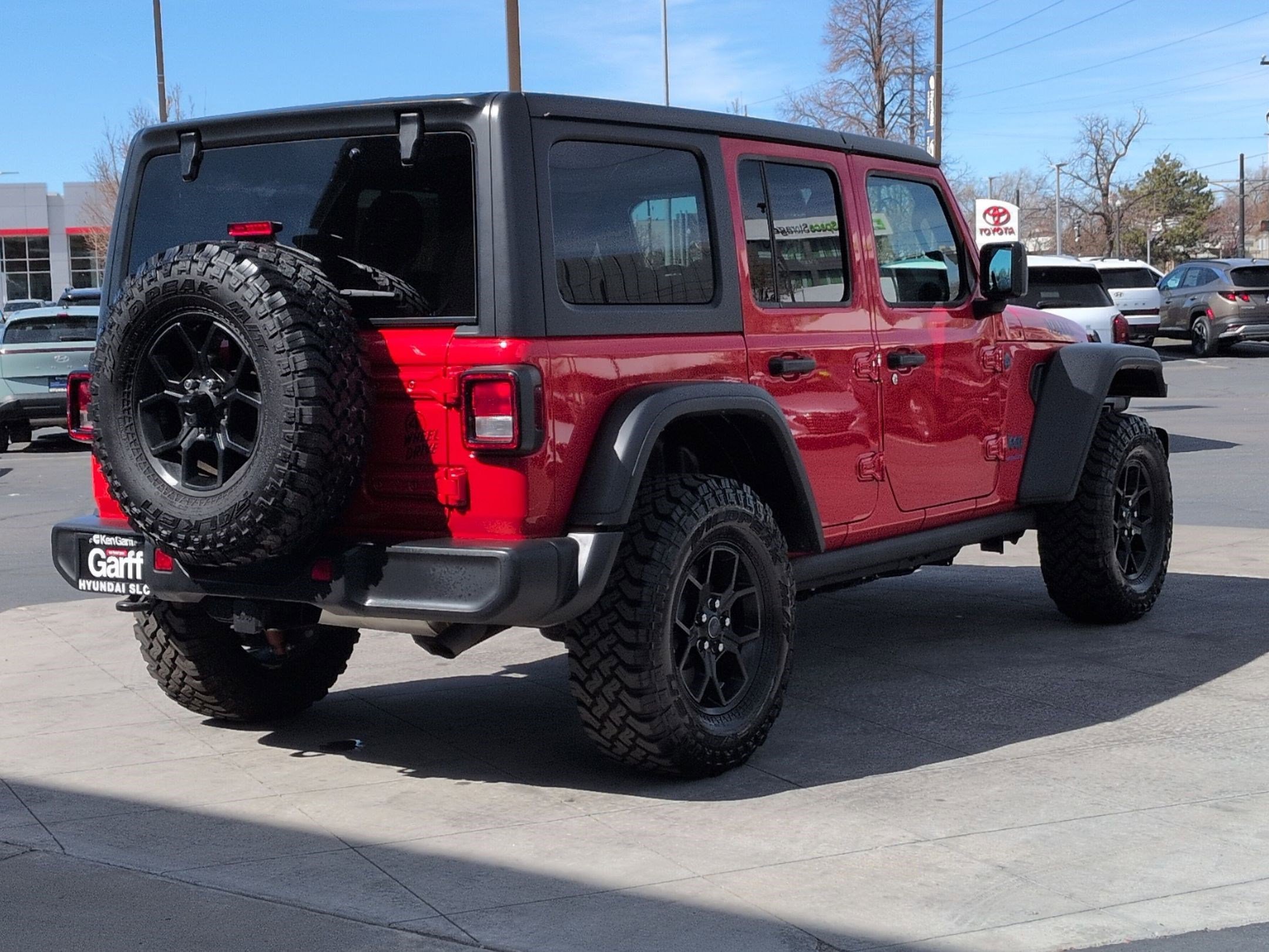 Used 2025 Jeep Wrangler Willys image 3