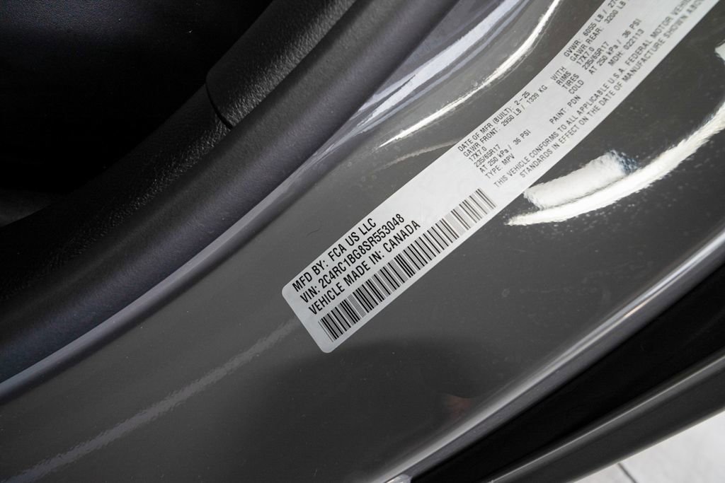 Used 2025 Chrysler Pacifica Select image 19