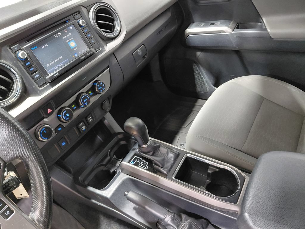 Used 2019 Toyota Tacoma SR5 AWD/4WD image 23