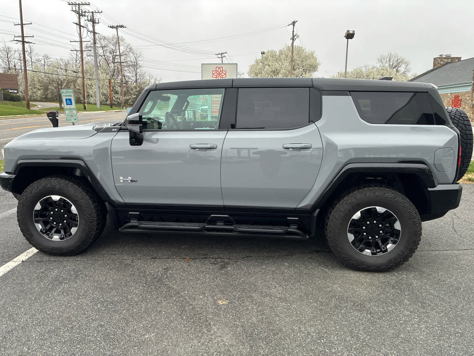 Used 2024 GMC Hummer EV 2X w/ Extreme Off-Road Package image 6