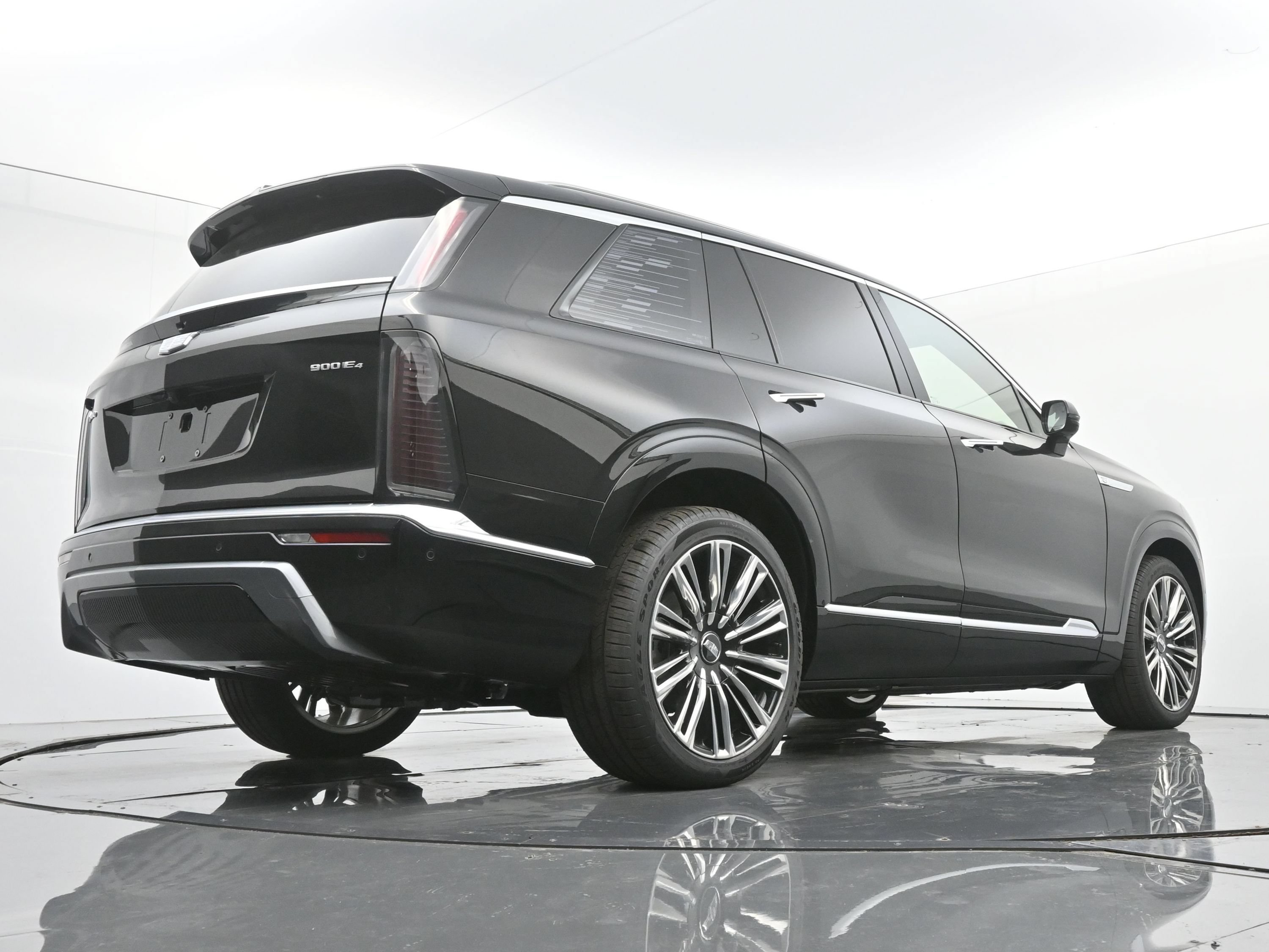 New 2026 Cadillac Vistiq Premium Luxury w/ LPO, Floor Liner Package AWD/4WD image 19