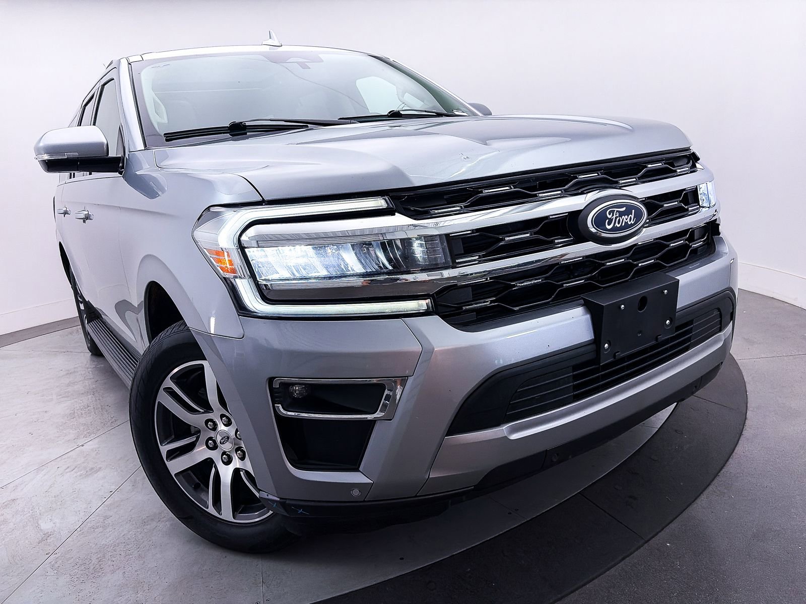 Used 2024 Ford Expedition Max Limited image 9