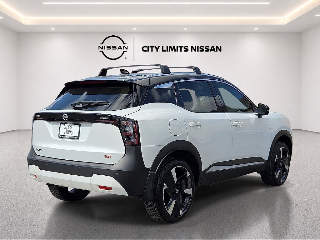 Used 2026 Nissan Kicks SR w/ SR Premium Package FWD image 5