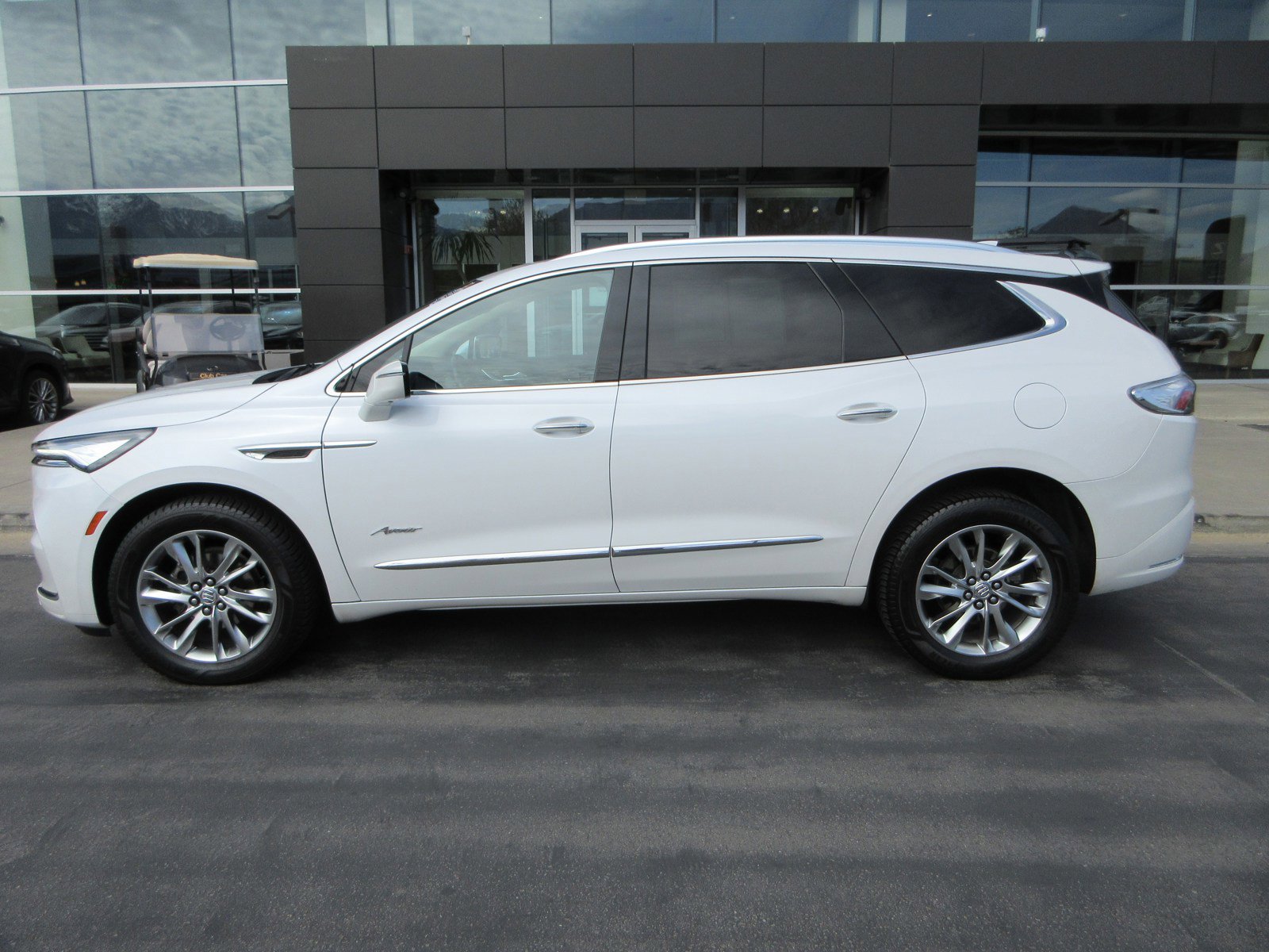 Used 2023 Buick Enclave Avenir w/ Trailering Package, 5000 lbs. image 4