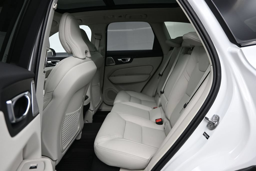 New 2026 Volvo XC60 B5 Ultra w/ Climate Package AWD/4WD image 13