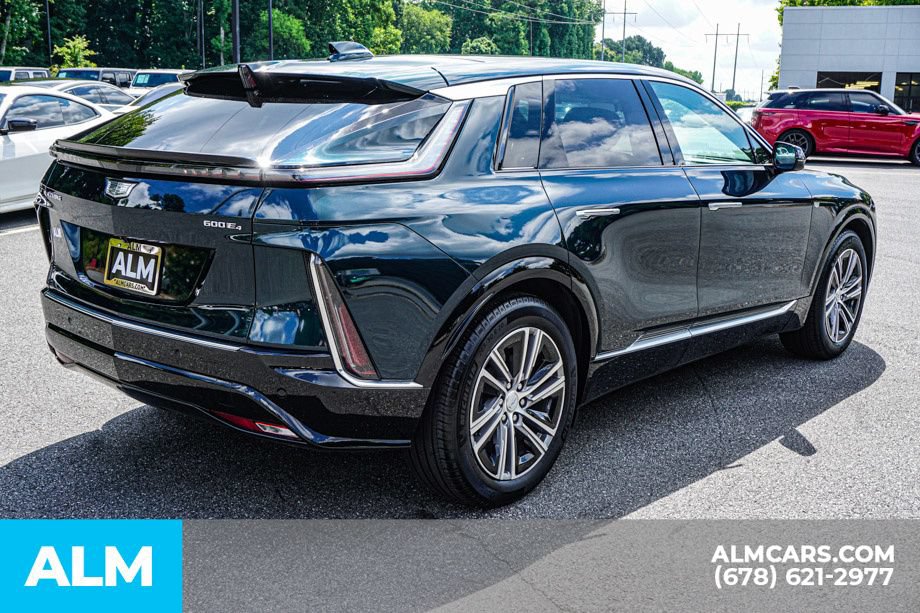 Used 2024 Cadillac Lyriq Luxury AWD/4WD image 5