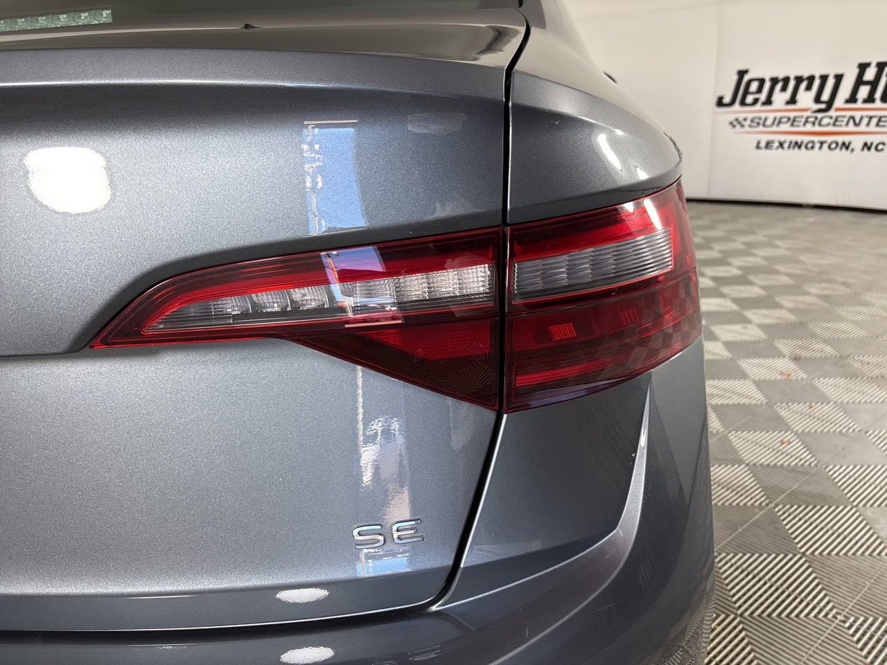 Used 2024 Volkswagen Jetta SE image 32