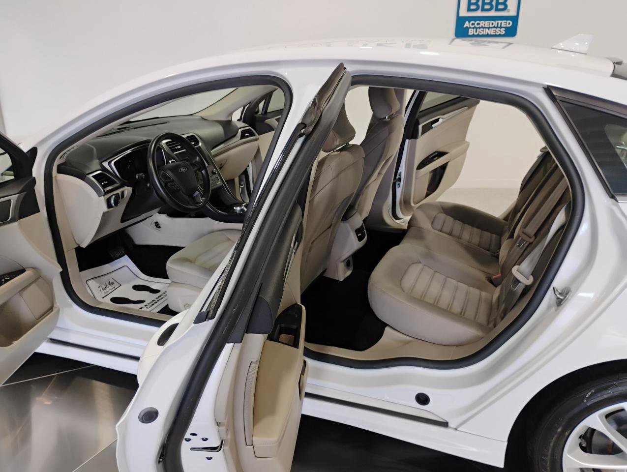 Used 2019 Ford Fusion SE image 8